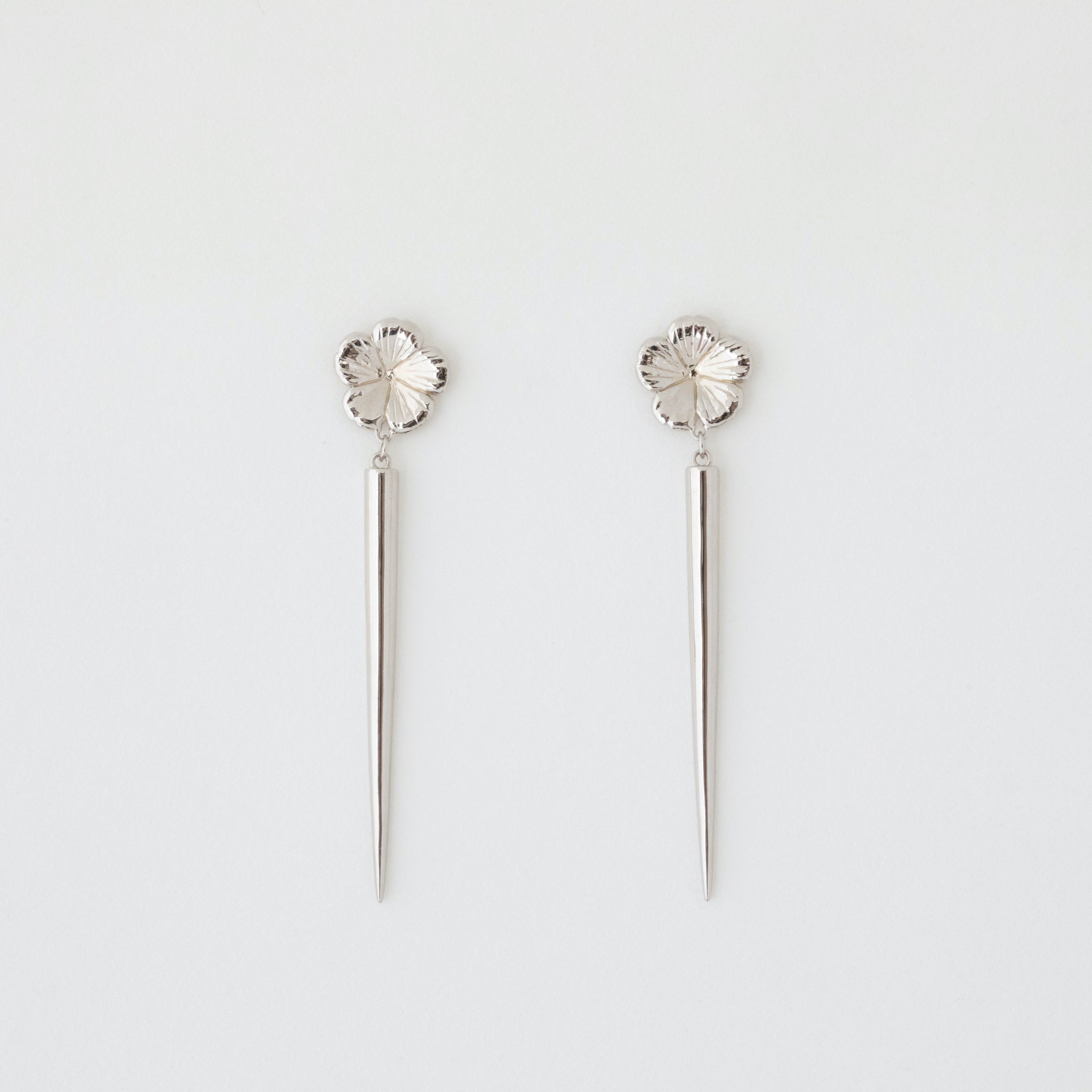 FLOWER AND SPIKE EARRINGS PLATINUM